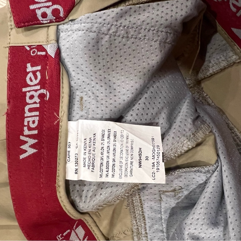 Wrangler Outdoor Shorts - Picture 3 of 4